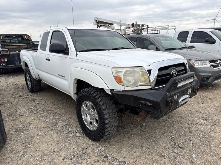 2006-toyota-tacoma-image-1