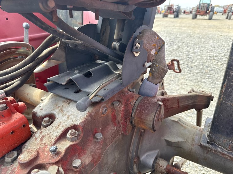 massey-ferguson-245-image-37