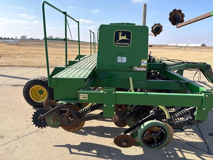 john-deere-750-image-20