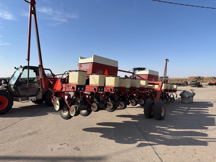 international-800-image-3