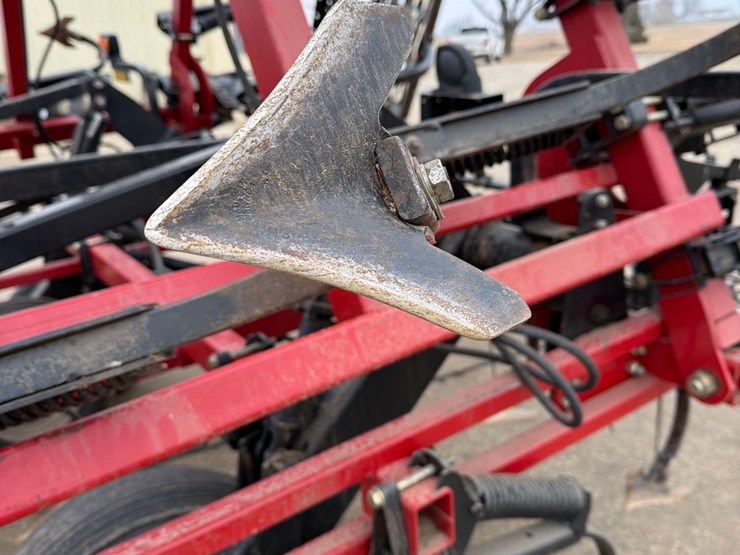 2011-case-ih-200-image-38