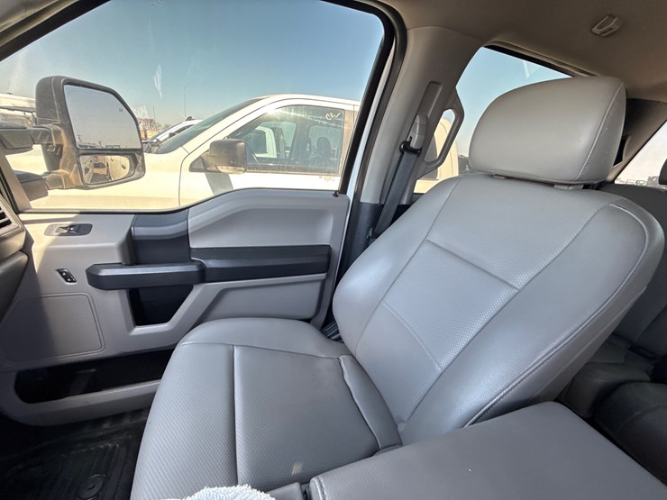 2022-ford-f250-image-25