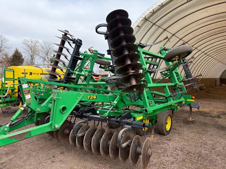 john-deere-726-image-1