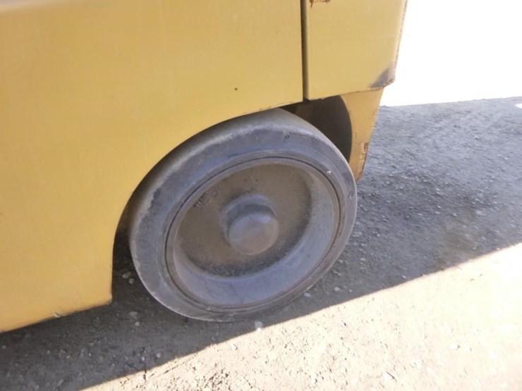 yale-glc30-forklift-image-27