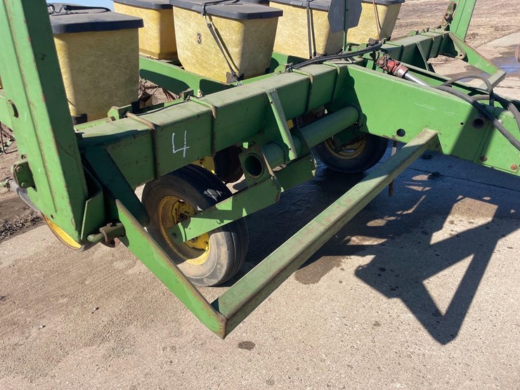 john-deere-7000-image-15