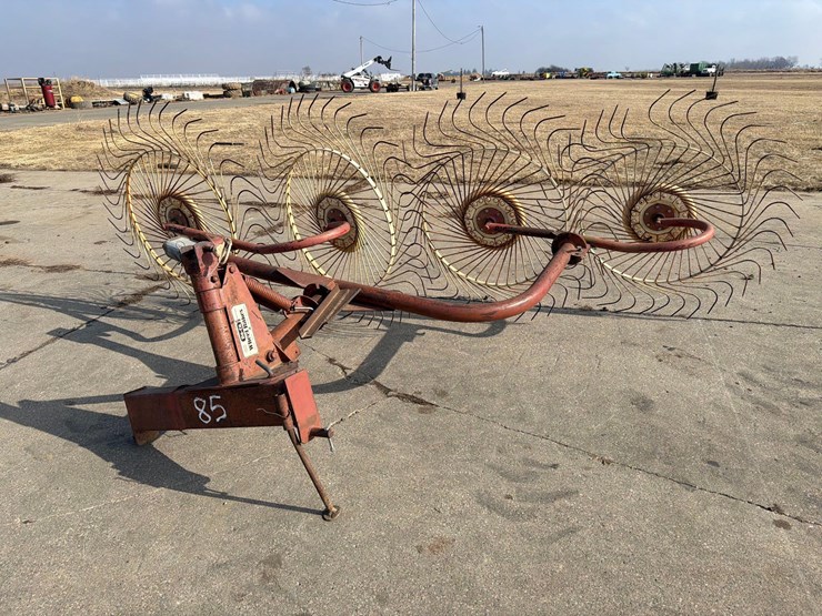 da-co-4-wheel-3pt-rake-image-1