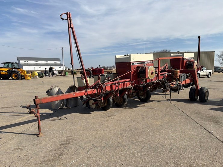 international-800-image-1