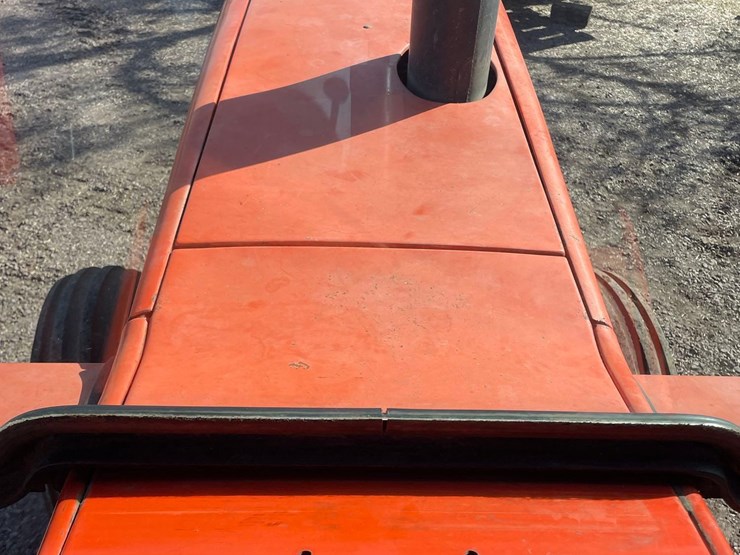 allis-chalmers-7040-2wd-tractor—1-owner-image-37