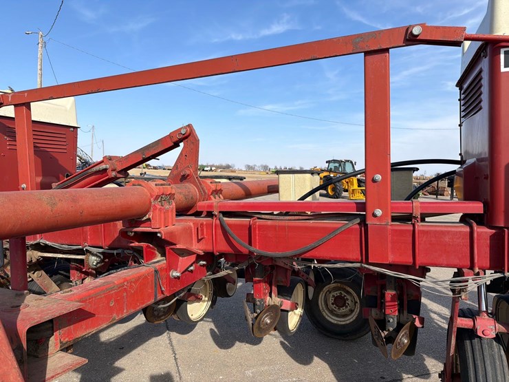 international-800-image-30