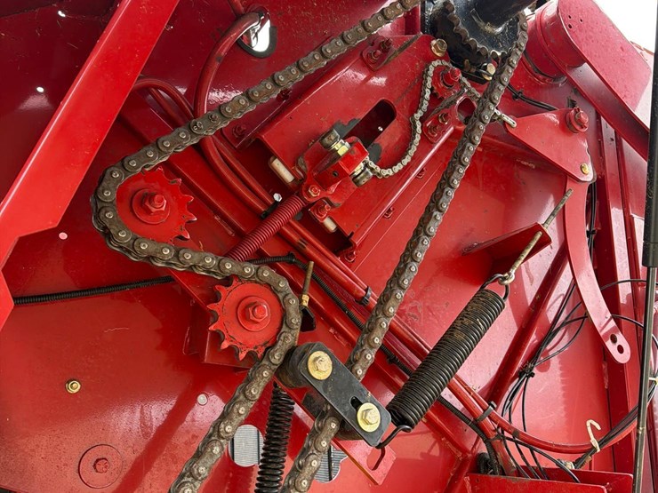 2018-new-holland-roll-belt-560-image-40