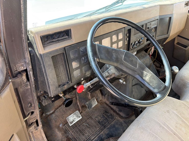 1990-international-4900-image-44