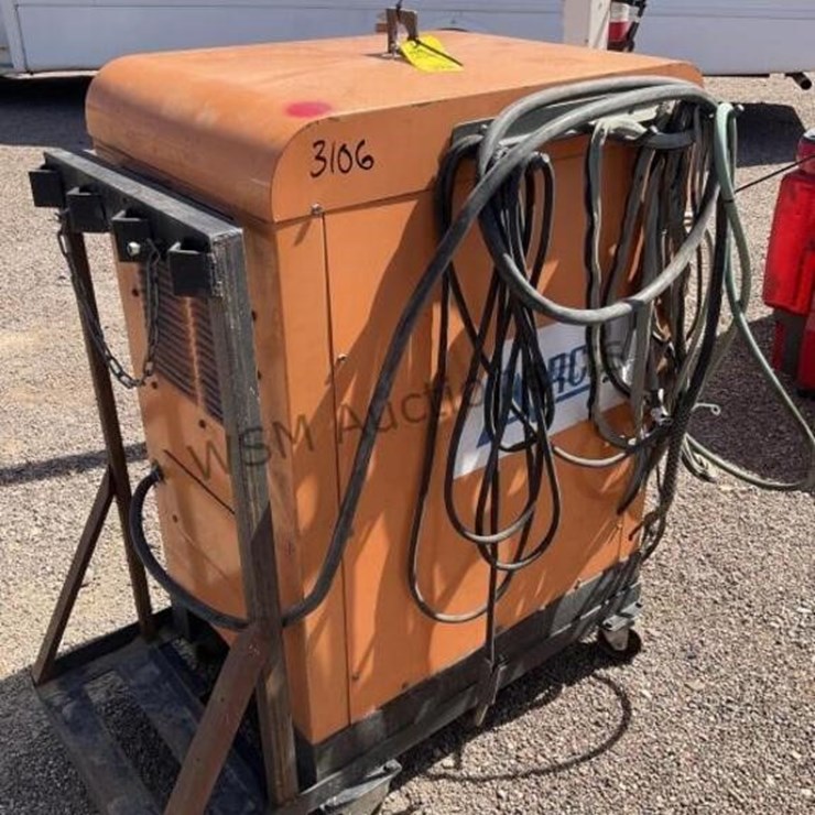 AIRCO 300 AMP AC/DC HELI WELDER