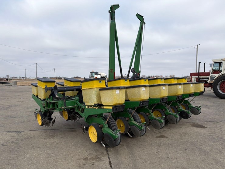 john-deere-7200-image-3