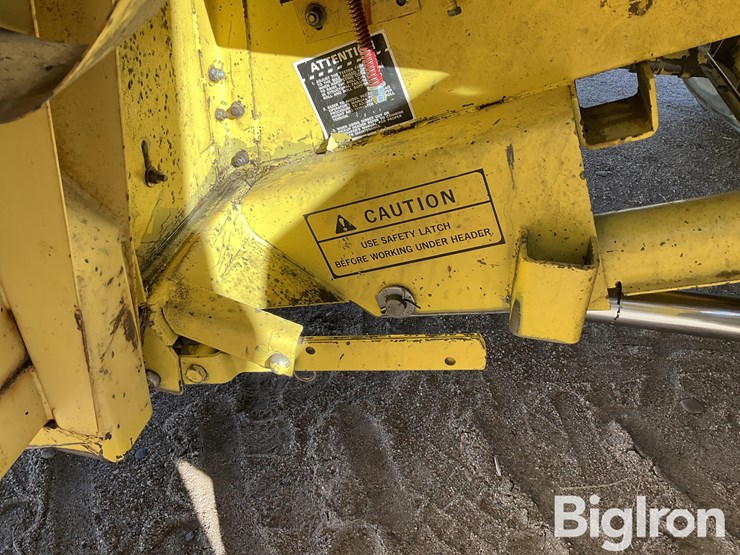 1982-new-holland-tr85-image-11