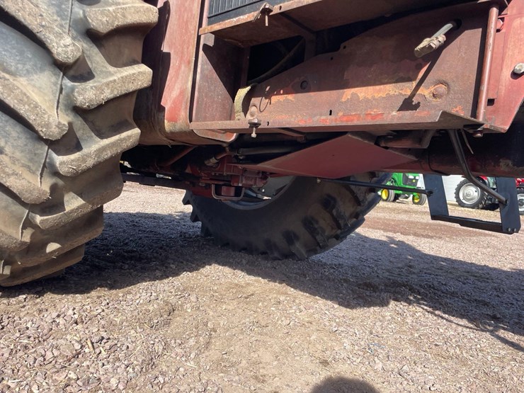 allis-chalmers-7040-2wd-tractor—1-owner-image-47