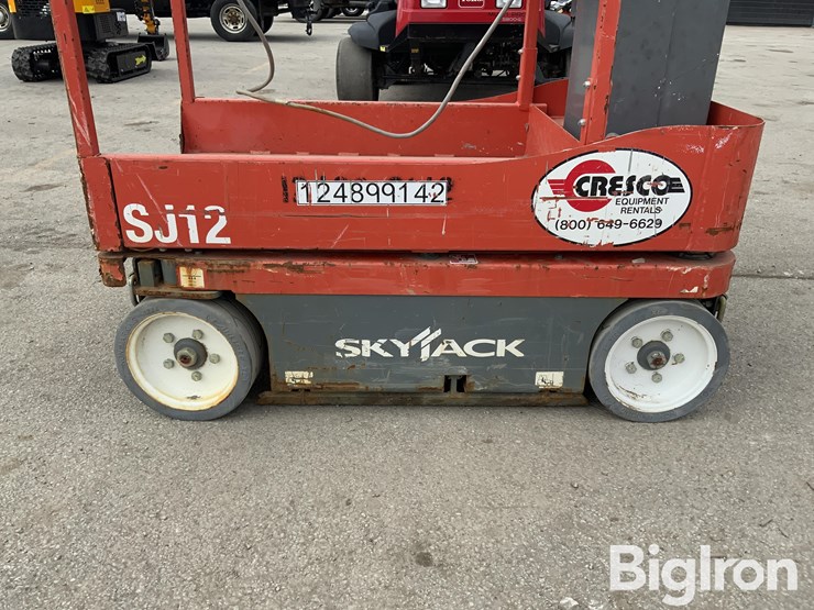 2017-skyjack-sj12-image-11