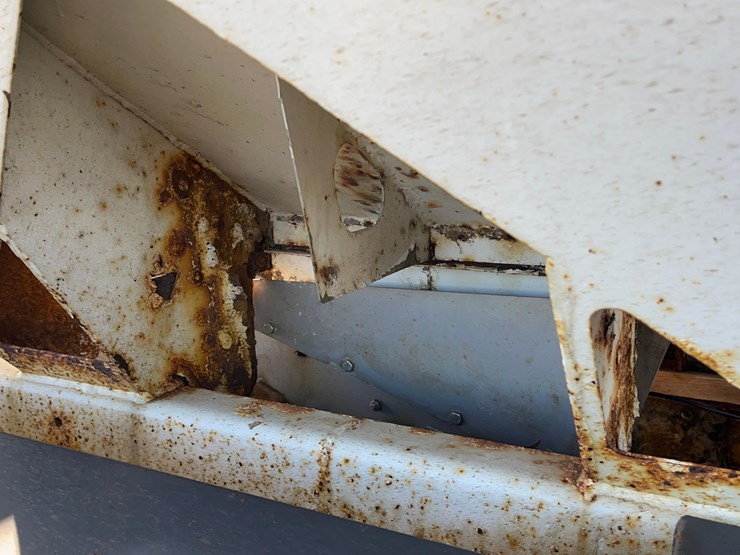 2004-caterpillar-c12-image-46