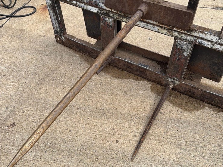 skidloader-quick-tach-bale-spear-image-8