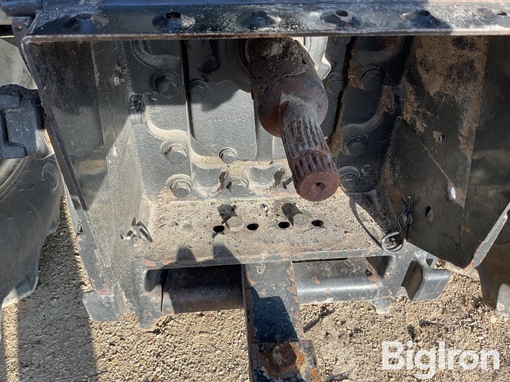 new-holland-275-image-15