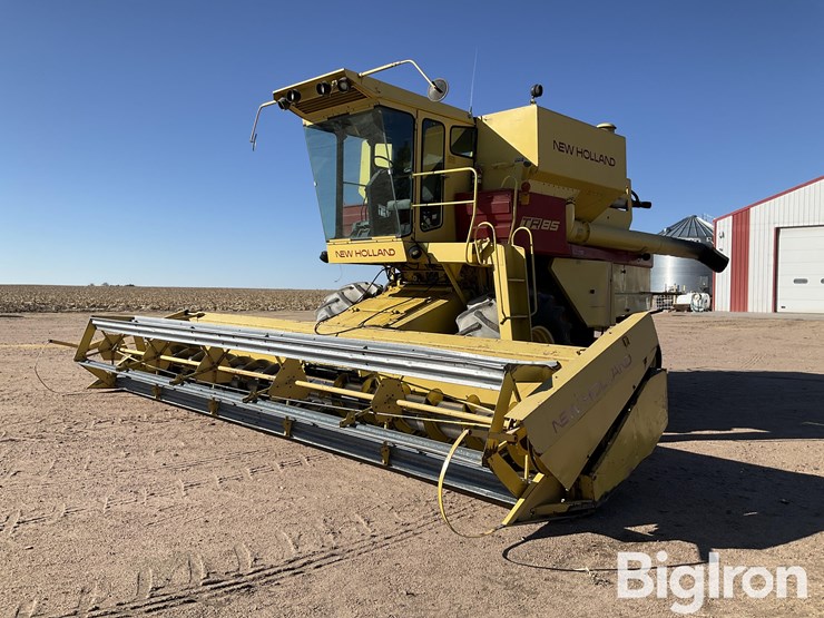 1982-new-holland-tr85-image-1