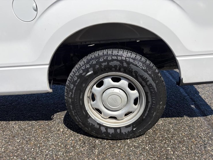 2014-ford-f150-xl-image-5