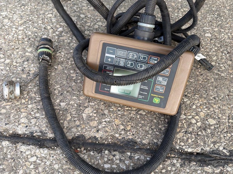 john-deere-568-image-37