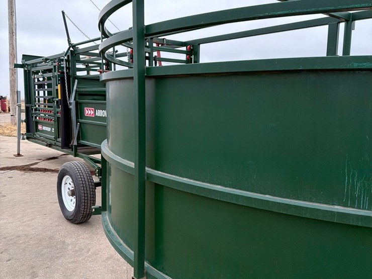 arrowquip-q-catch-86-series-chute-w/-sweep-tub-image-13