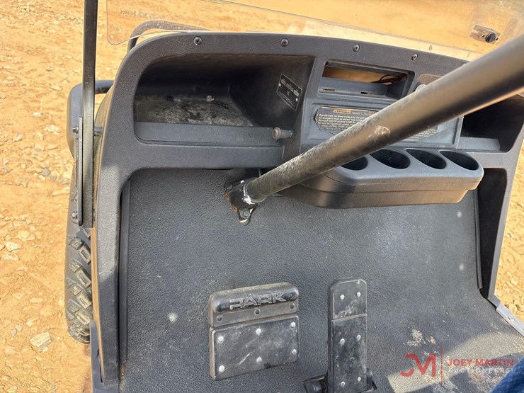 ez-go4-seater-gas-powered-golf-cart-image-16