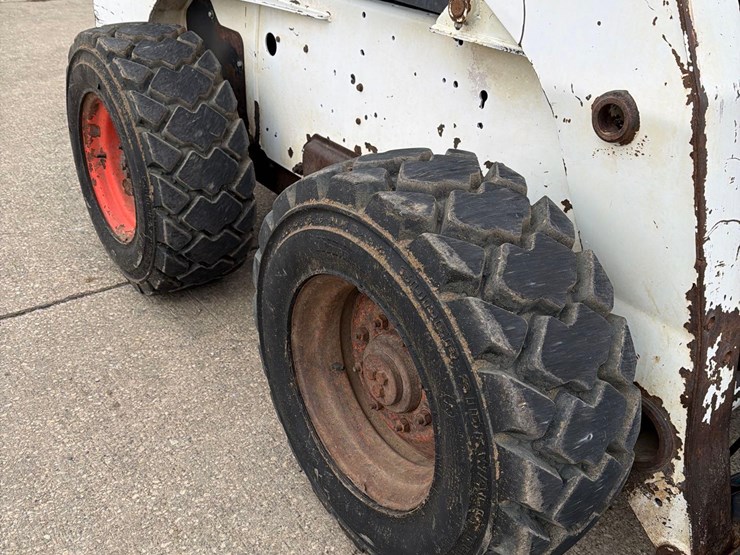 bobcat-s300-image-14