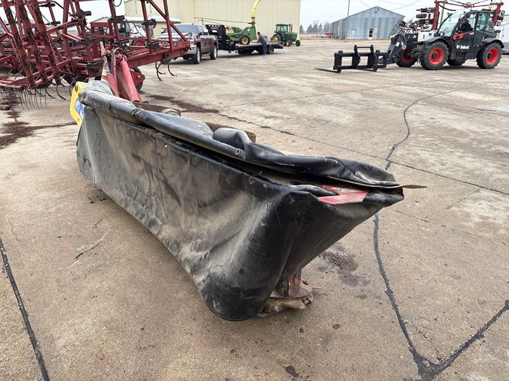 2014-new-holland-h6740-image-2