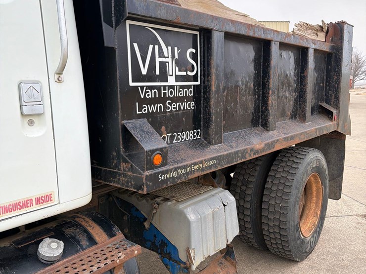 2000-international-8100-image-11