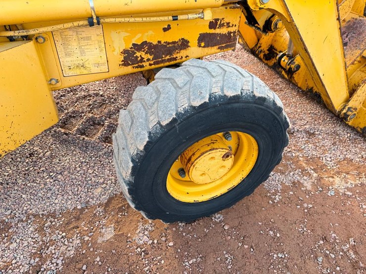 deere-210le-image-11