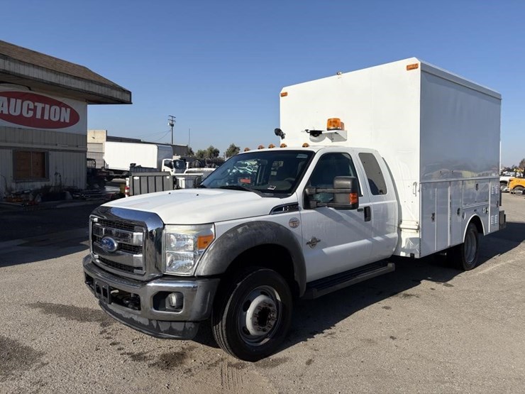 2011-ford-f550-xlt-image-1