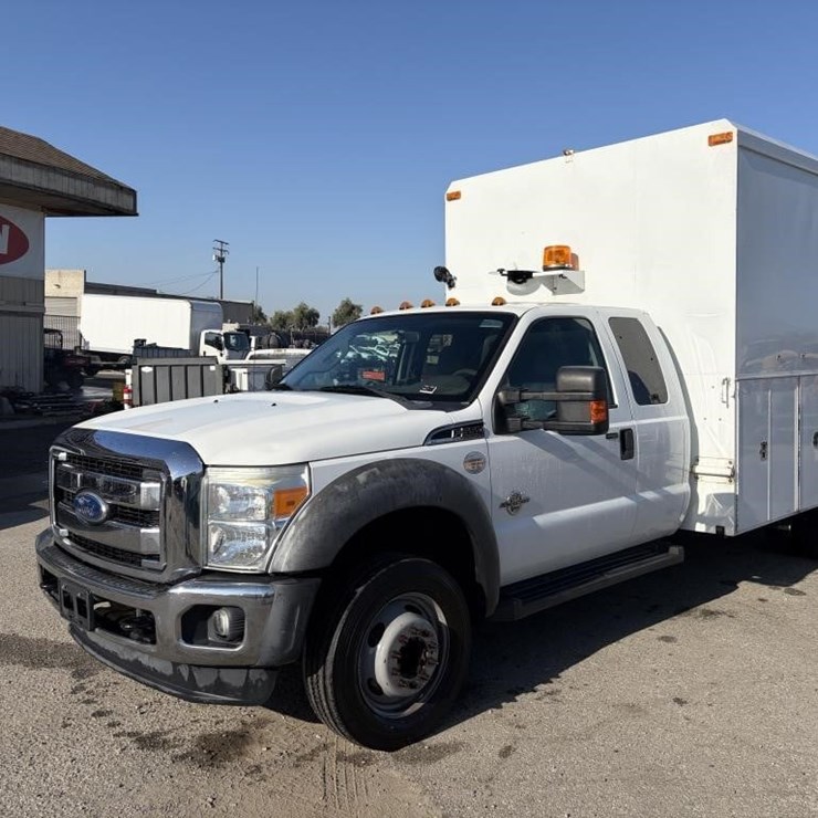 2011 FORD F550 XLT