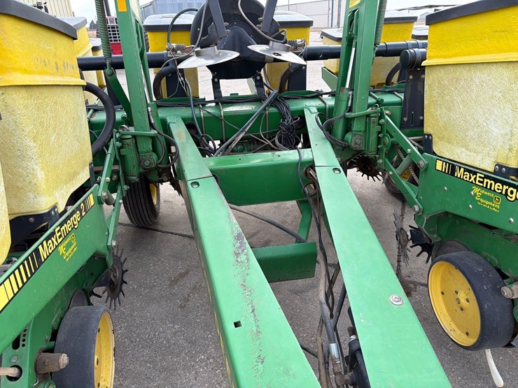 john-deere-7200-image-23