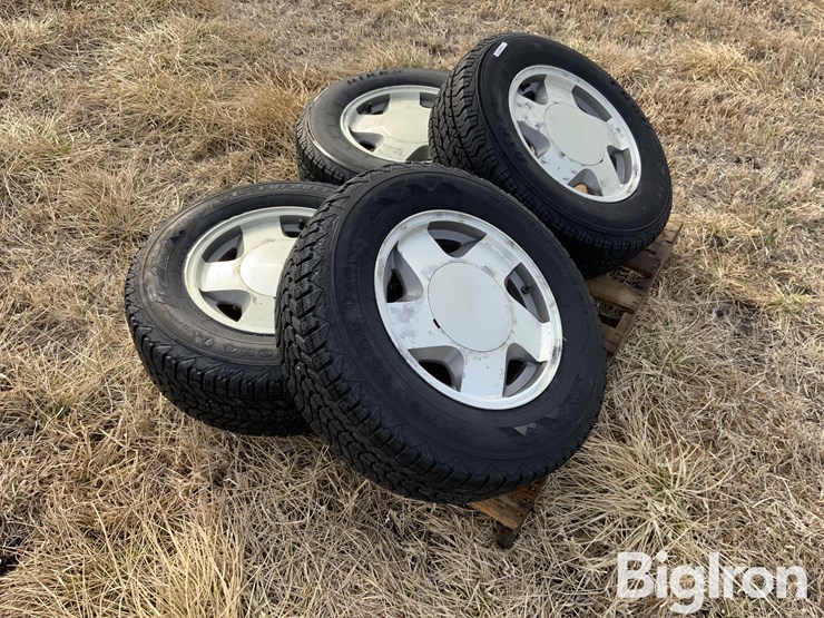 chevrolet-suburban-image-3