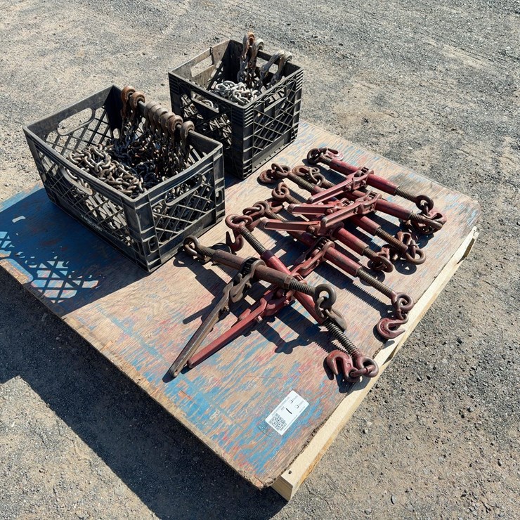 QUANTITY OF CHAINS AND BINDERS