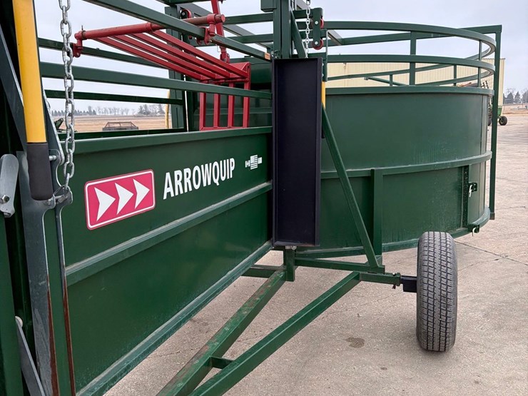 arrowquip-q-catch-86-series-chute-w/-sweep-tub-image-9