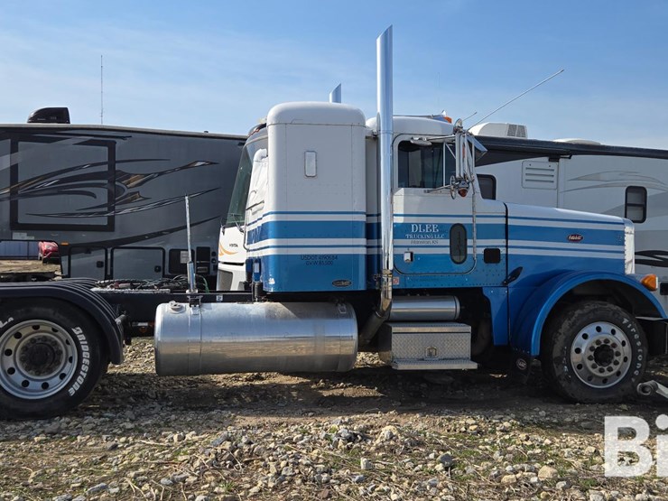1999-peterbilt-378-image-4