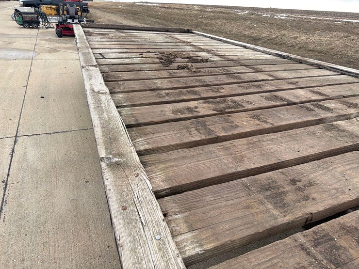 9ft-x-24ft-wood-flatbed-image-8