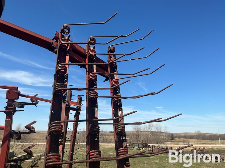 hesston-2210-image-9