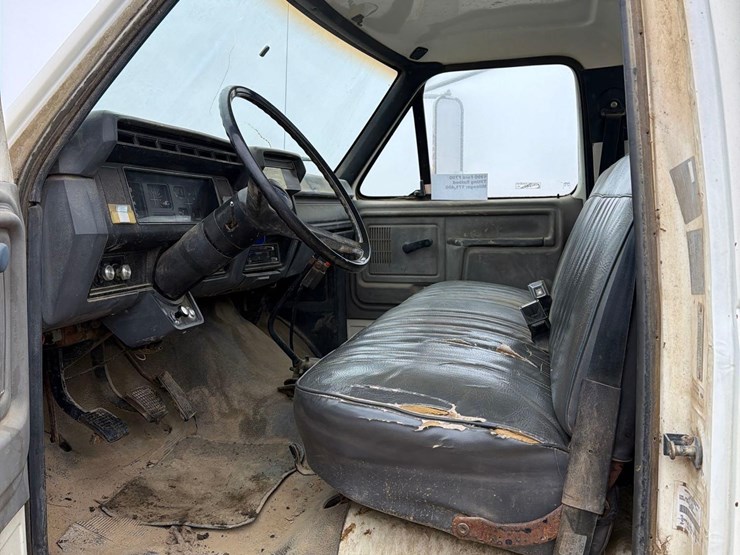 1990-ford-f700-image-33