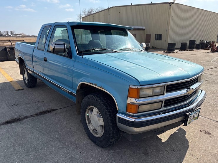 1994-chevrolet-silverado-1500-image-2