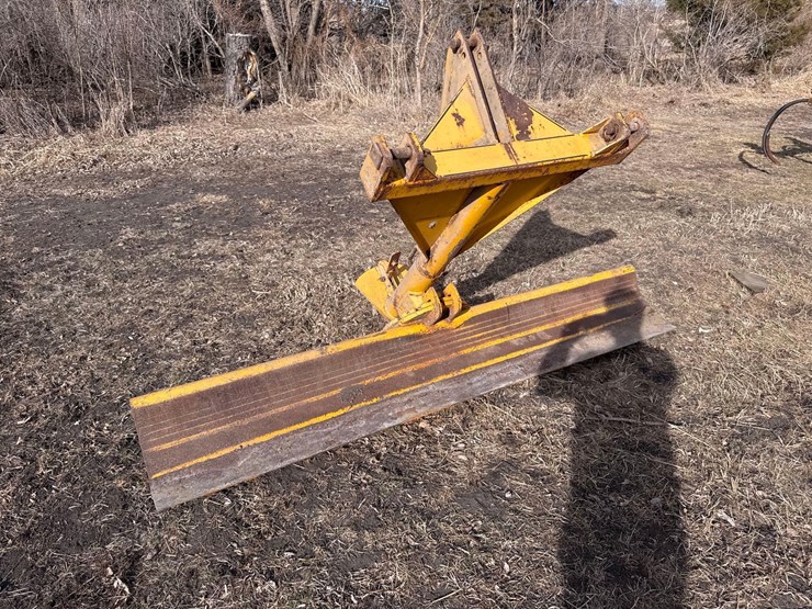 8ft-3pt-blade-image-2