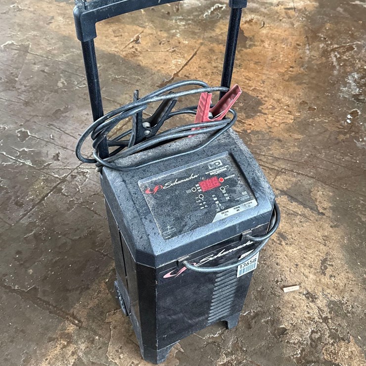 SCHUMACHER BATTERY CHARGER