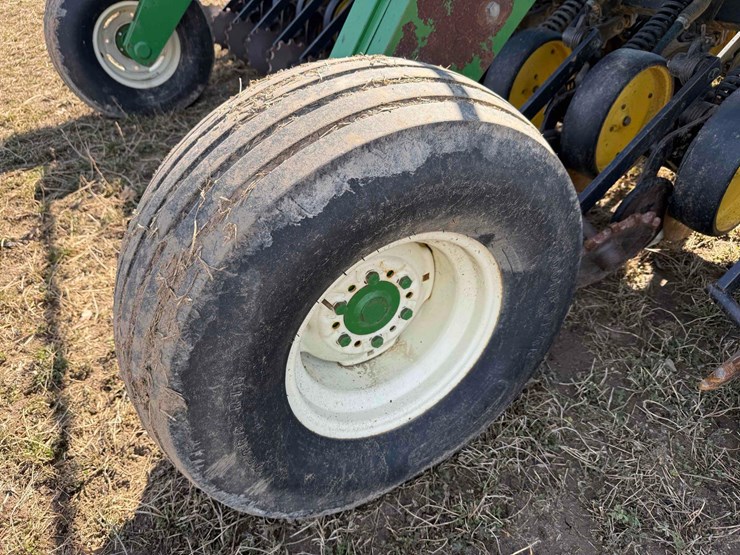 john-deere-750-image-19