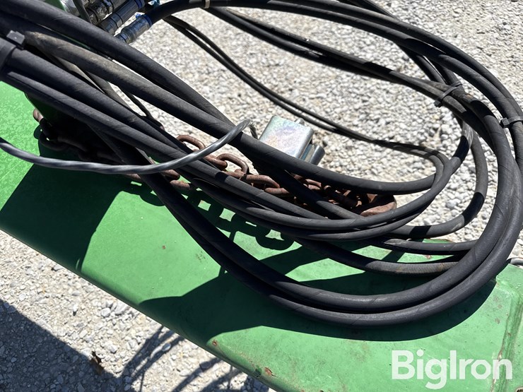 2012-john-deere-2623-image-12