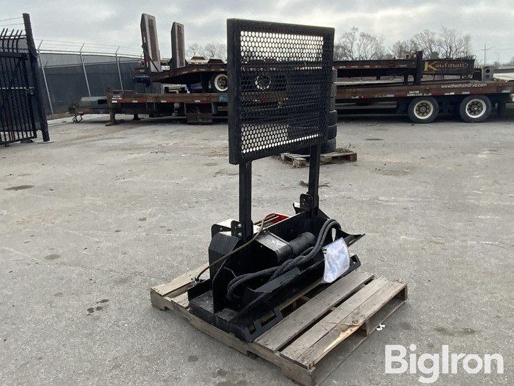 2025-massey-ferguson-730-image-3