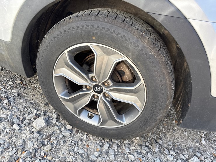 2015-hyundai-santa-fe-image-11