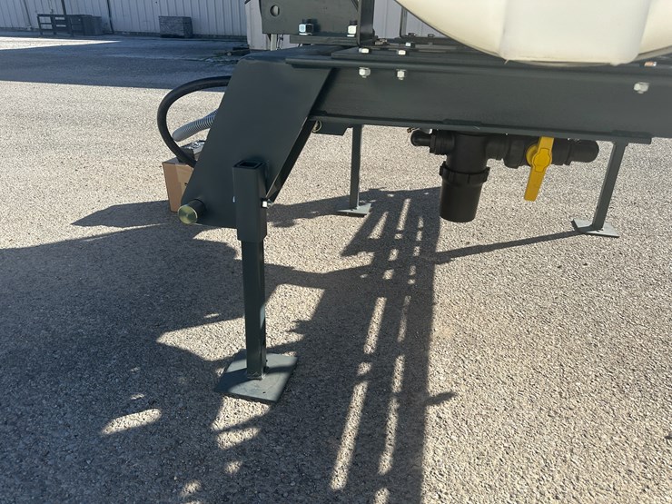 #32797-•-**unused-bowman-agmate-30'-200-gallon-sprayer-image-10